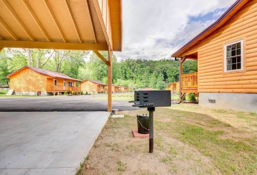 Bears Den  Cabin W/ Porch ~ 5 Mi To Bryson City!