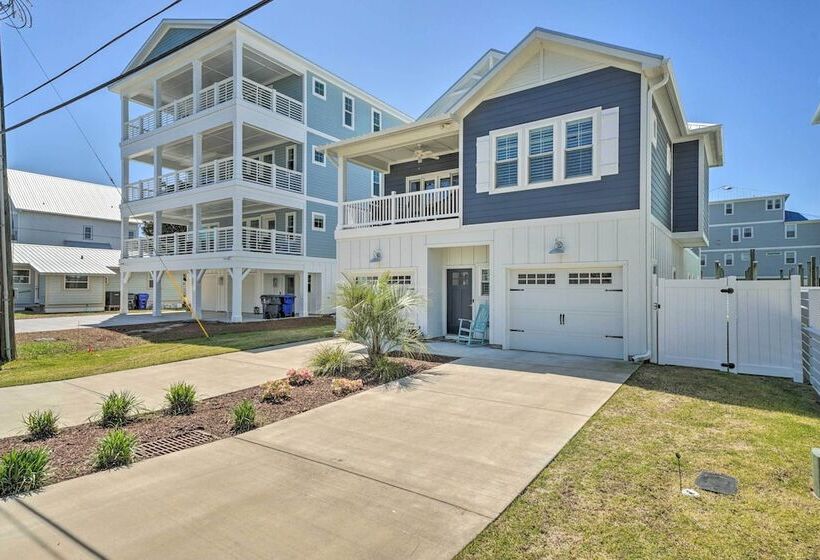Bright Coastal Abode With Porch & Beach Access!