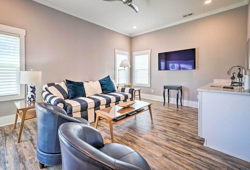 Bright Coastal Abode With Porch & Beach Access!