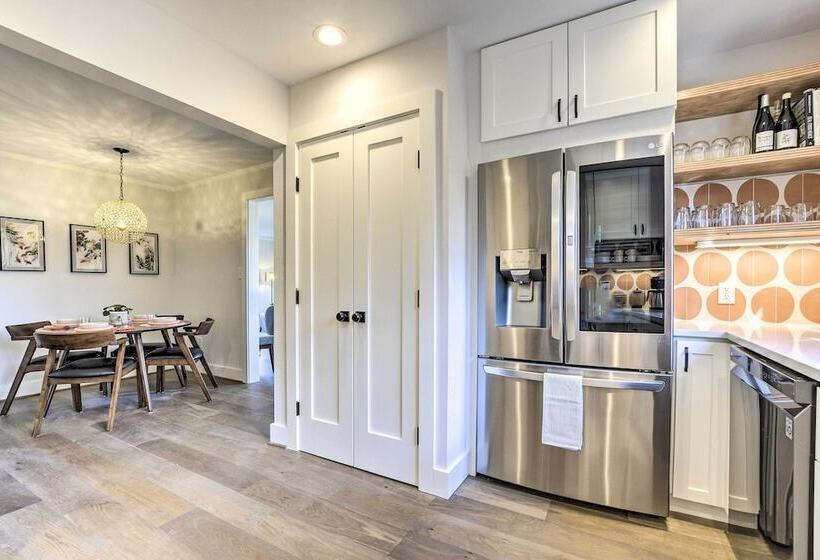 Charming Carrboro Home   Walk To Downtown!