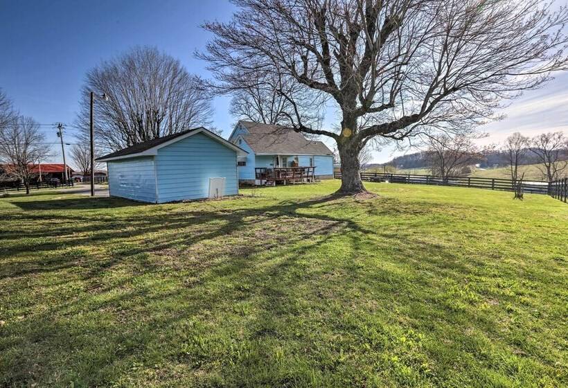 Charming East Bernstadt Retreat < 6 Acre Farm!