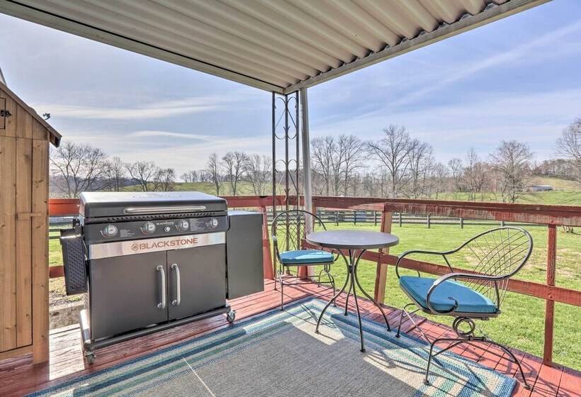 Charming East Bernstadt Retreat < 6 Acre Farm!