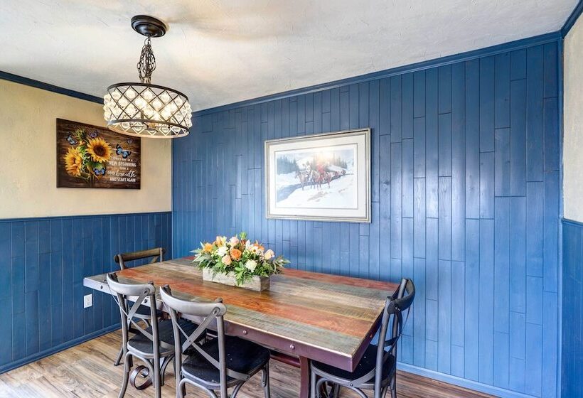 Charming Montrose Family Home: Block To Downtown!