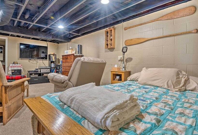 Riverside Cabin W/ 3 Decks In North Vernon!