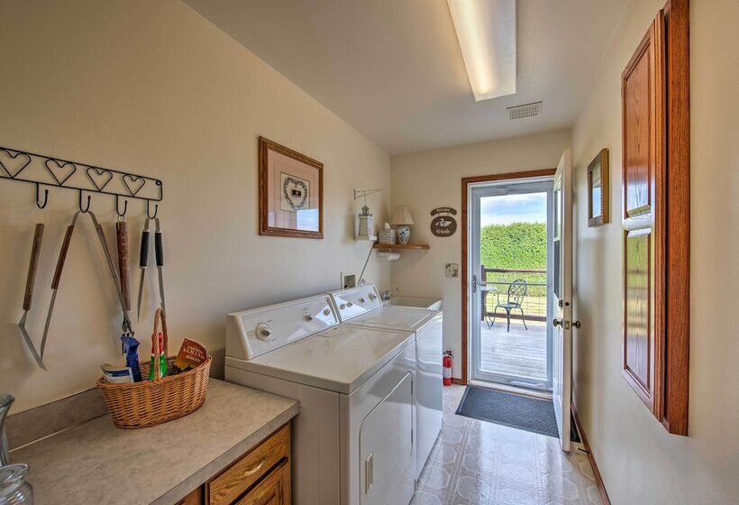 Charming Sequim House W/ Olympic Peninsula Views!