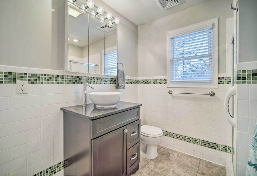 Charming Somers Point House W/ Private Pool!