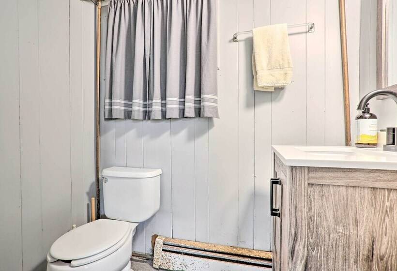 Classic Teaneck Colonial Home With A Modern Touch