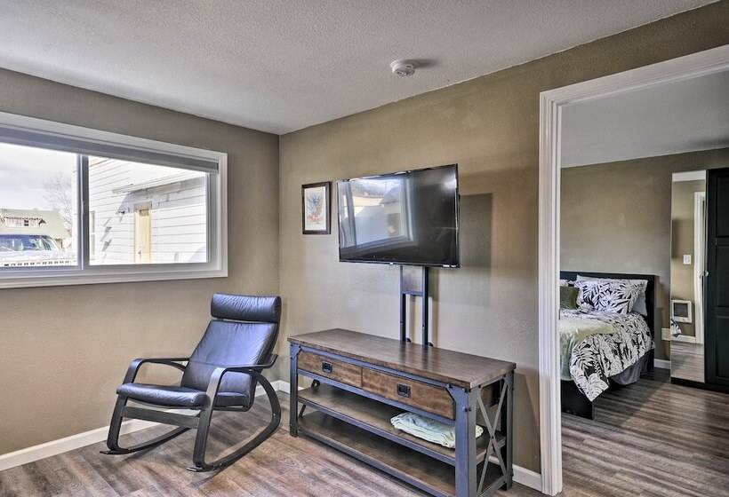 Estacada Home   Near Milo Mciver State Park!