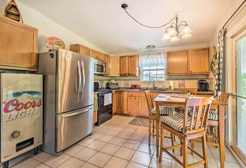 Cozy Canalfront Home < 2 Miles To Hudson Beach!