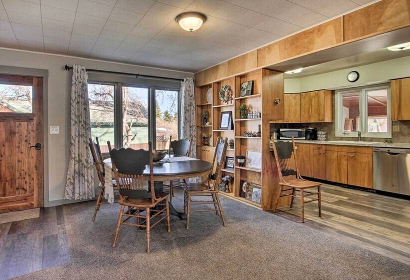 Cozy Choteau Home W/ Fire Pit, Grill, Yard!
