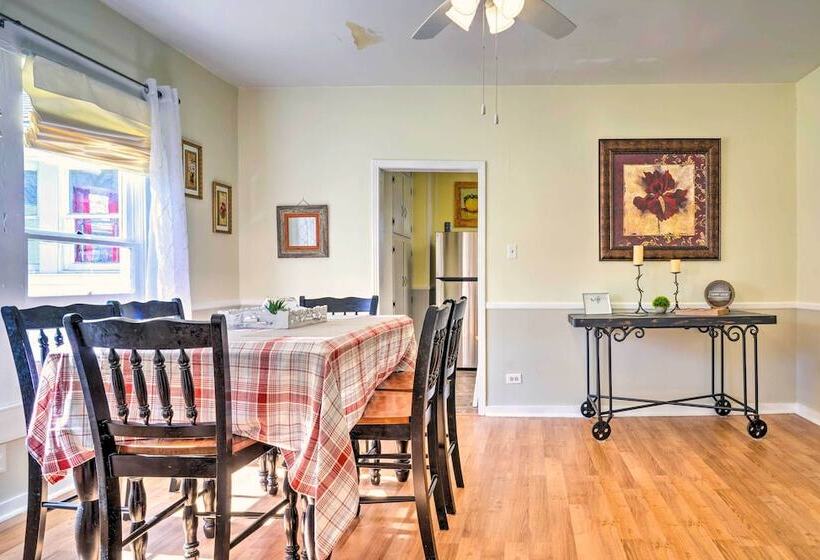 Cozy Corinth Escape ~ Half Mi To Shop & Dine!