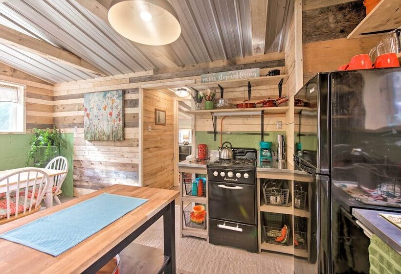 Creekside Stoney Cabin W/ 180 Ft Of River Frontage