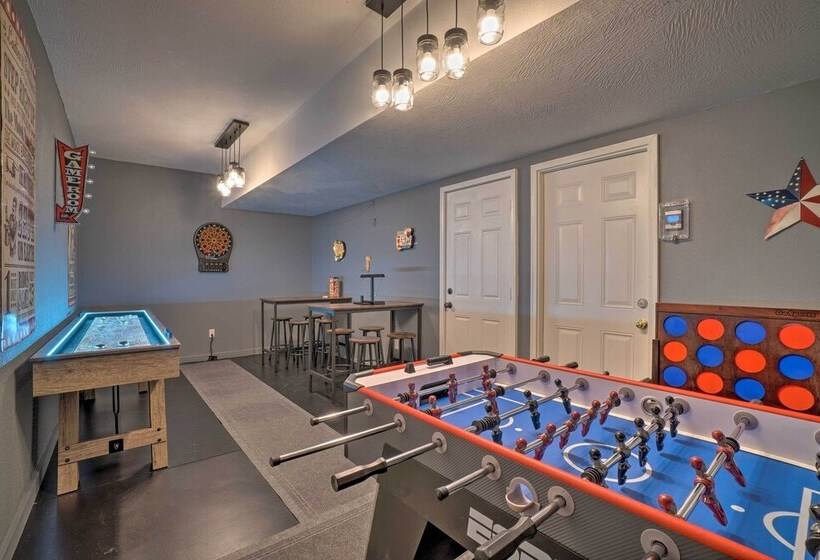 Pet Friendly Branson West Lodge W/ Hot Tub!