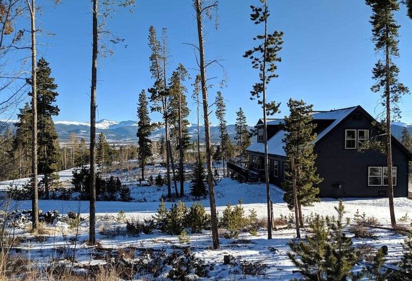 Mtn View Retreat W/ Hot Tub In Granby!