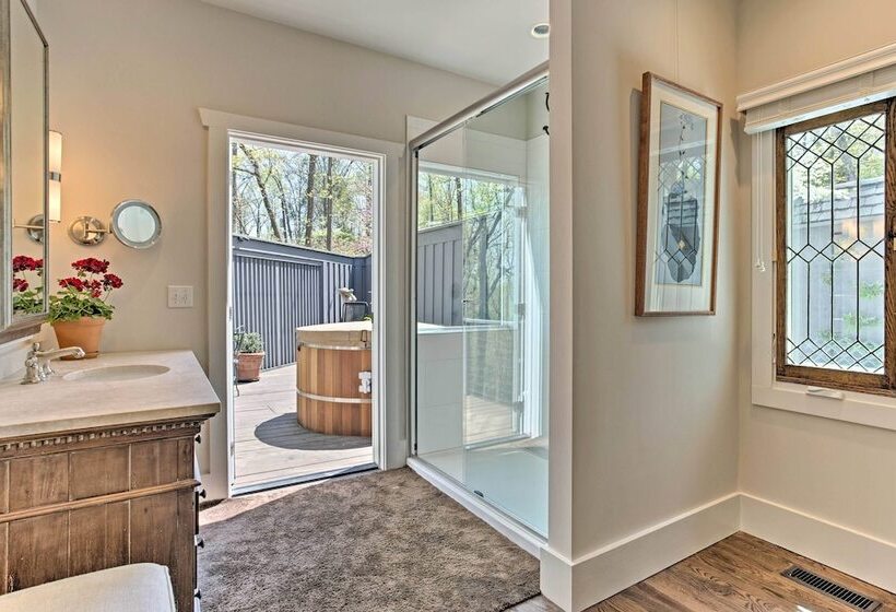 Enchanting Tryon Home W/ Hot Tub ~ 14 Mi To Tiec!