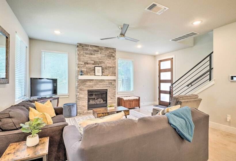 Gorgeous Georgetown Home, Walk To The Square!