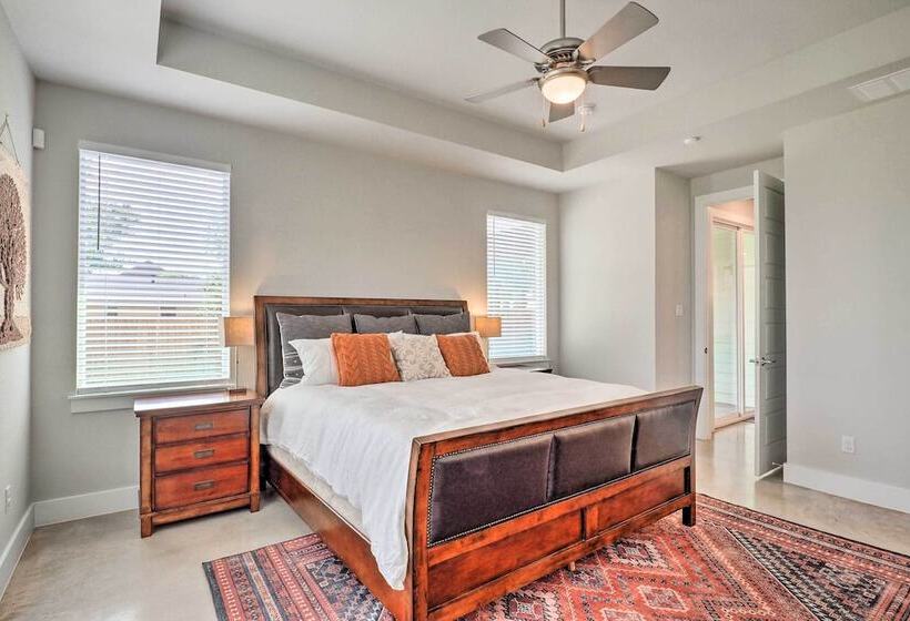 Gorgeous Georgetown Home, Walk To The Square!