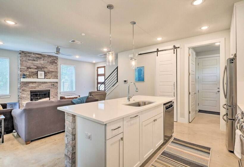 Gorgeous Georgetown Home, Walk To The Square!