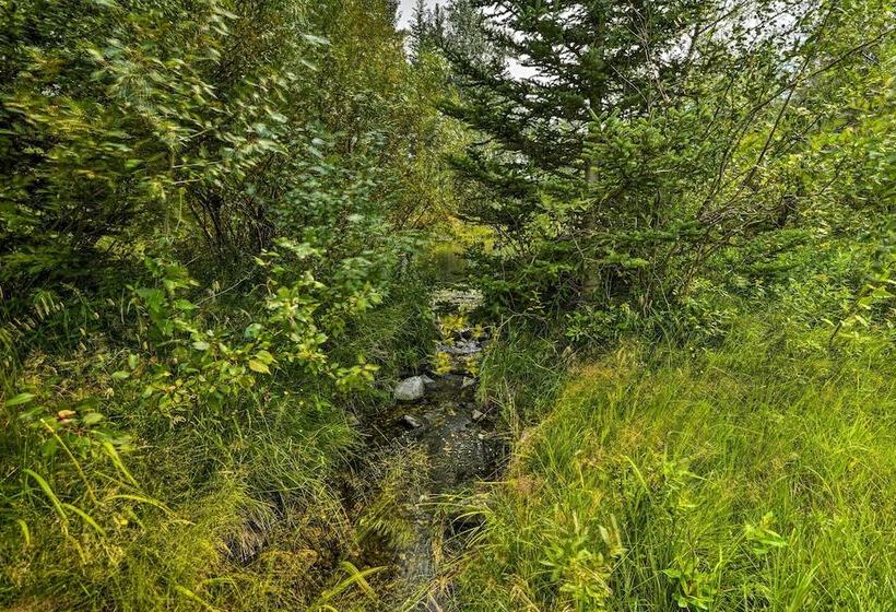 Grand Slam Ranch:  Hike & Fly Fish On Site!