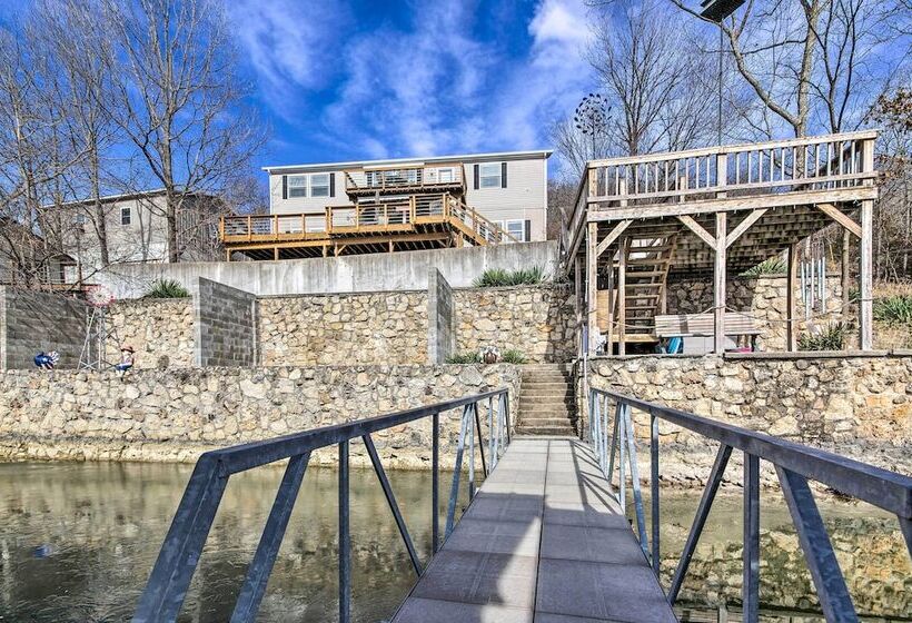 Gravois Mills Home: Boating Vacation!