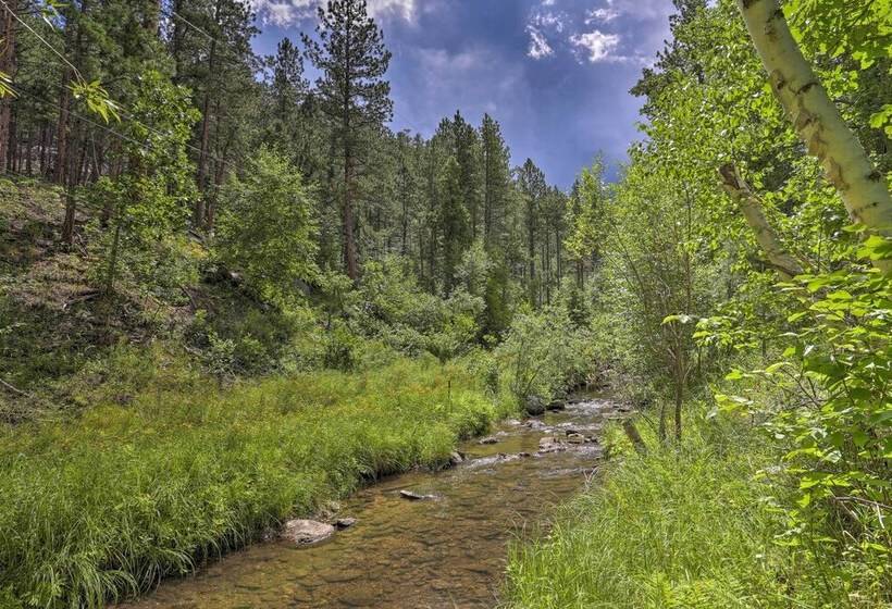 Historic Keystone Cabin Near Mount Rushmore!
