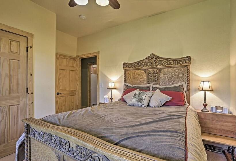 Black Hills Cabin: Hot Tub, Fishing Pond & Deck