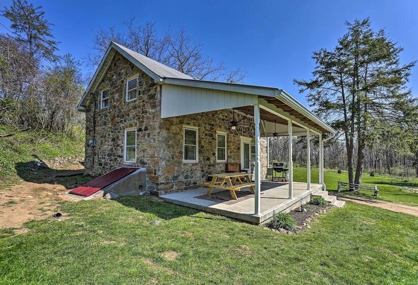 Idyllic Hellertown Cottage W/ Patio & Fire Pit!