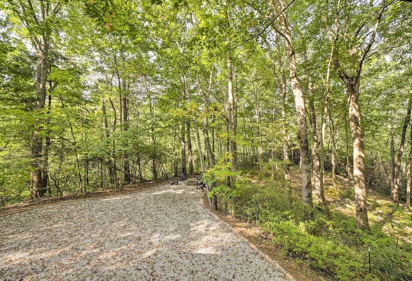 Fire Pit & Grill: Cozy Cabin In Lake Toxaway!
