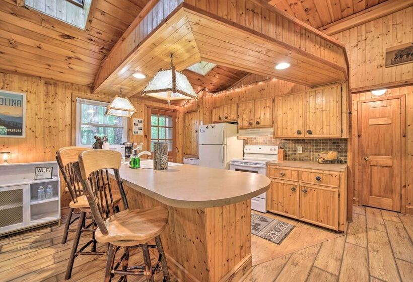 Fire Pit & Grill: Cozy Cabin In Lake Toxaway!