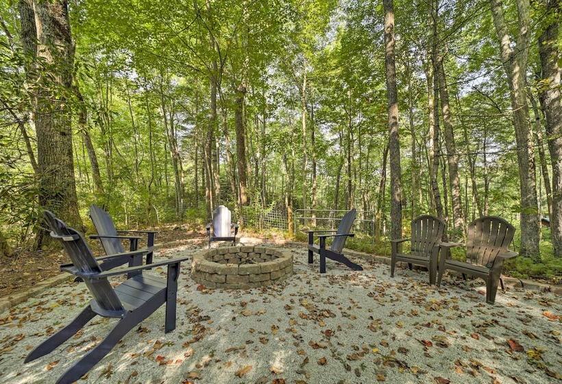 Fire Pit & Grill: Cozy Cabin In Lake Toxaway!