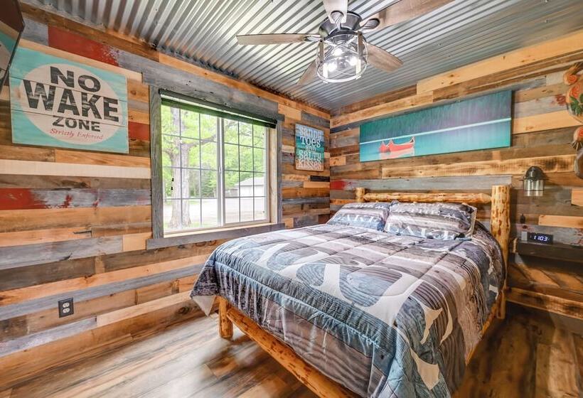 Lakeside Cabin W/ Fire Pit: Near Pine Point Park!