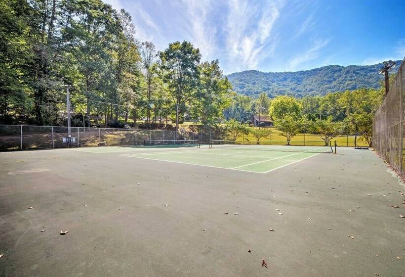 Mountain Cottage W/ Views Near Tail Of The Dragon!