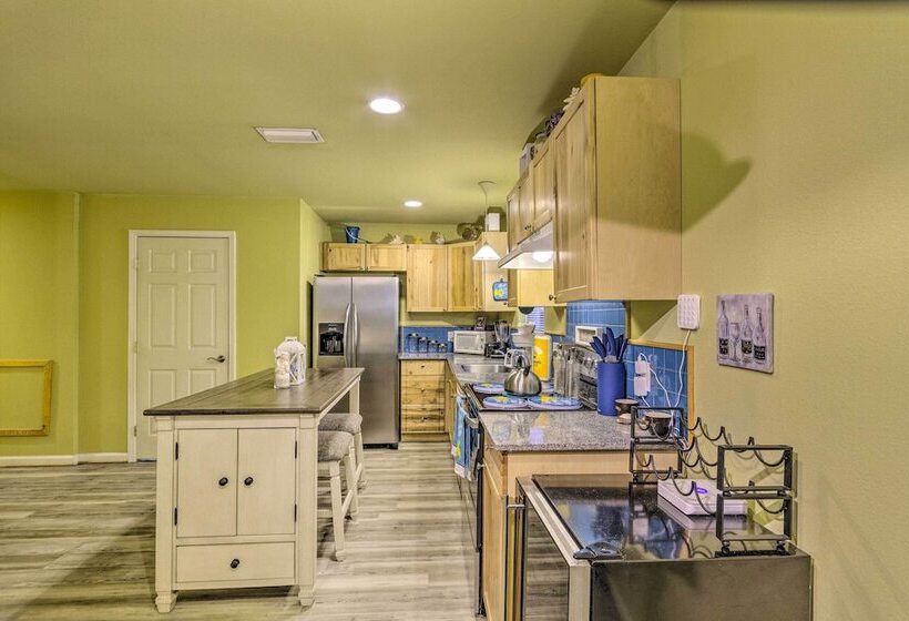 Navarre Beach House: Minutes To Restaurants!