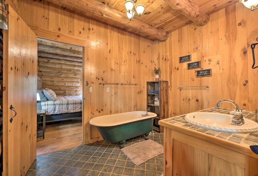 The Red Pine Cabin  W/ Private Pond & Dock!