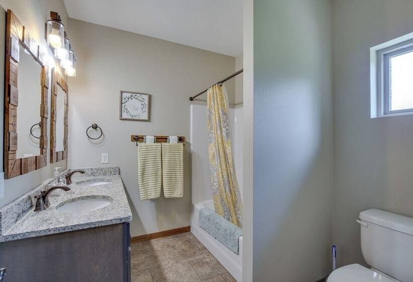 Family Friendly Lead Cabin Near Atv/snowmobiling