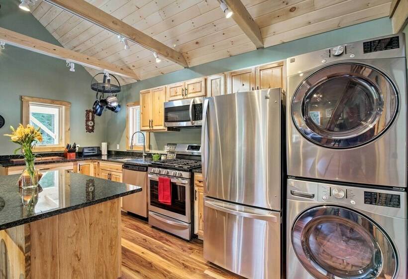 Newly Built Cabin W/ Hot Tub   16 Mi To Stowe Mtn!