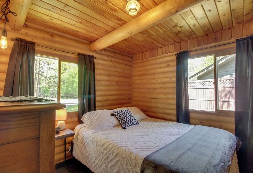 Pet Friendly Breezy Point Cabin: 1 Mi To Beach!