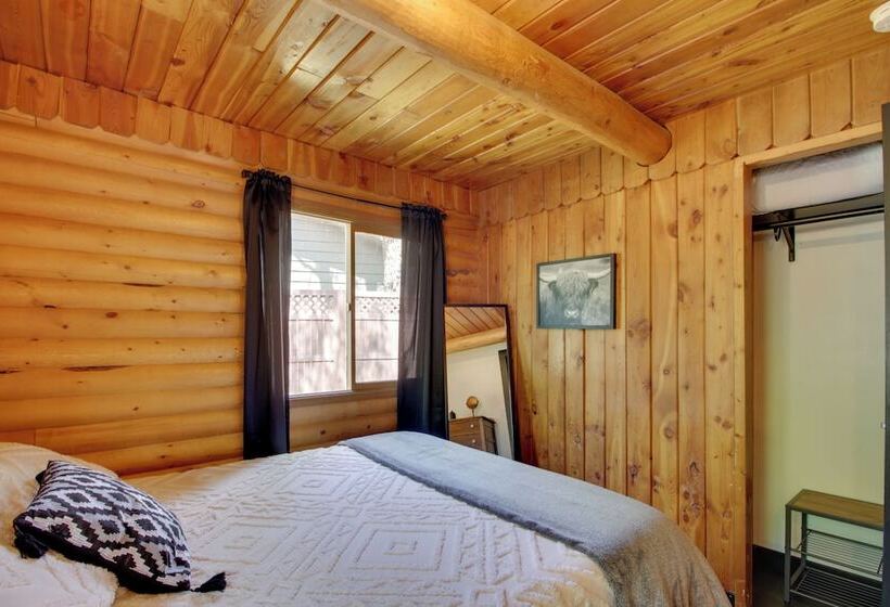 Pet Friendly Breezy Point Cabin: 1 Mi To Beach!