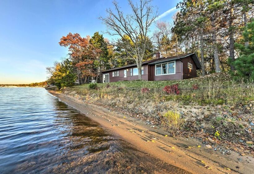 Pelican Lake Cabin: Private Beach + Scenic Sunsets
