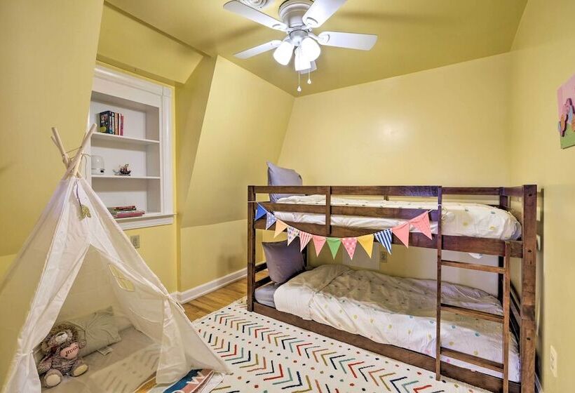 Pet Friendly Cottage With Game Room & Fire Pit!