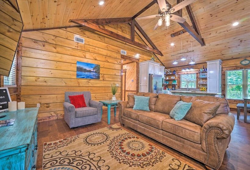 Falling Star  Eagletown Cabin W/ Hot Tub: Pets Ok