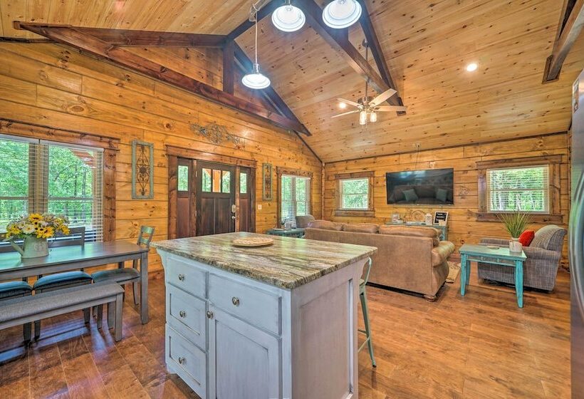 Falling Star  Eagletown Cabin W/ Hot Tub: Pets Ok