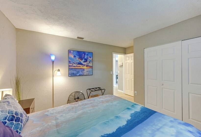 Dog Friendly Home W/ Yard ~ 6 Miles To The Beach!