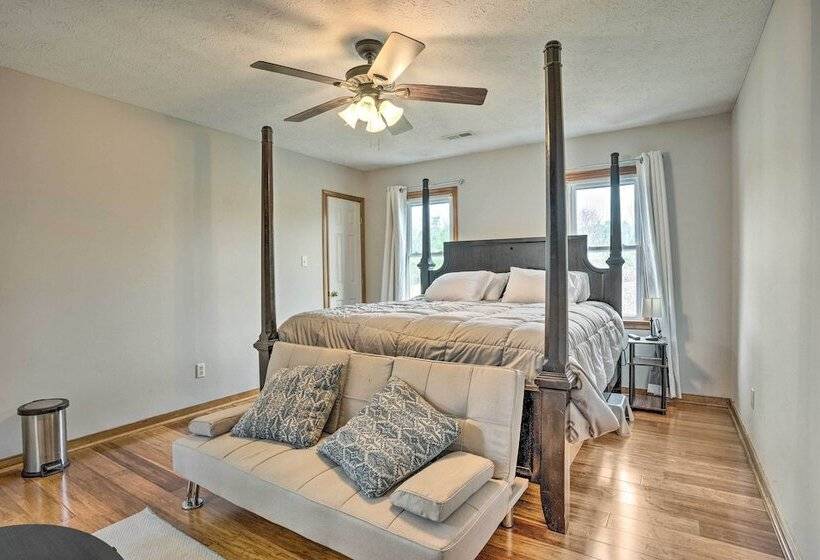 Richmond Area Home W/ Game Room & Patio!