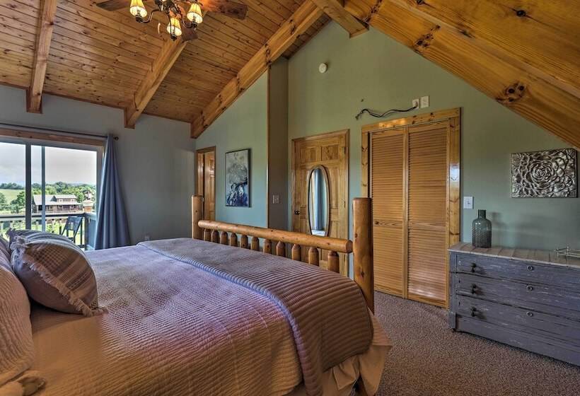 Piney Creek Mountain View Cabin W/ Wraparound Deck