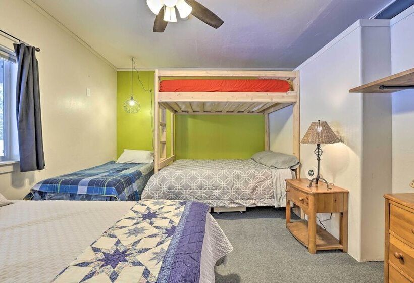 Private Cascade Cabin With Hot Tub & Fire Pit!