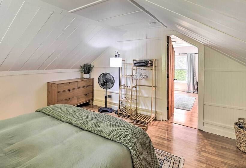 Private Riverfront Escape W/ Fire Pit & Grill