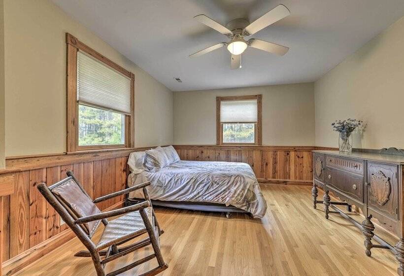 Remodeled Pittsboro Farmhouse Sitting On 220 Acres