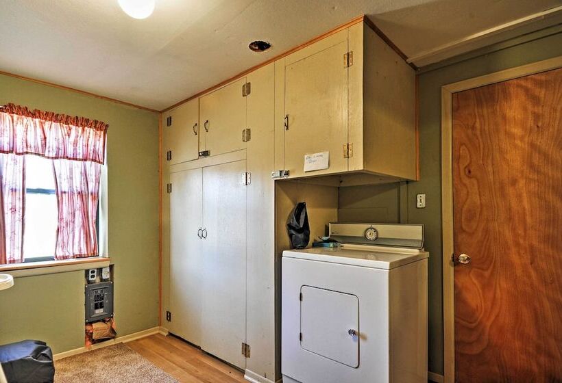 South Fork Log Cabin W/ Beautiful Mountain Views!