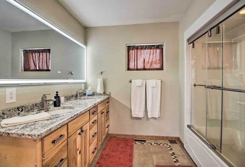 Spacious & Secluded Home By Pokegama Lake!